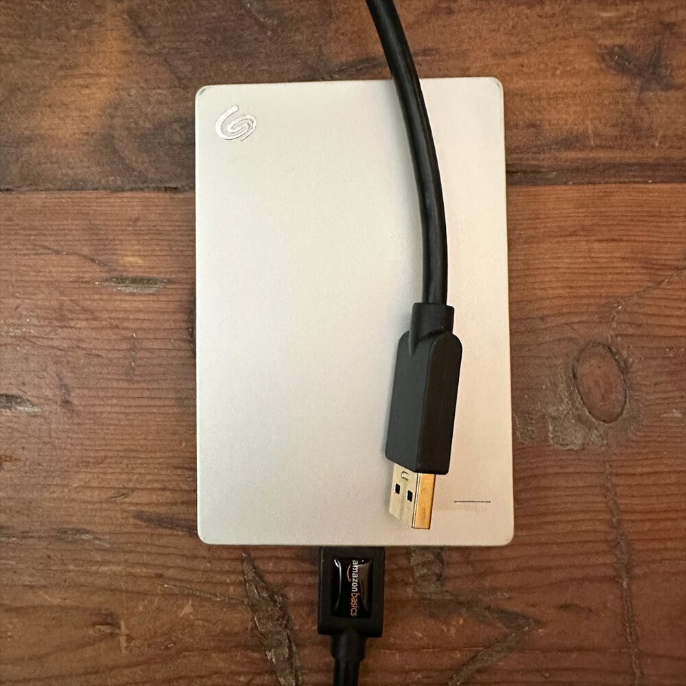 Seagate 1 TB External Drive with USB to USB A Cable - Picture 2 of 4
